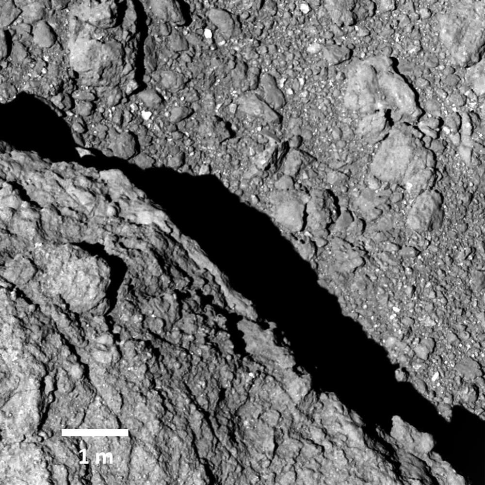 Ryugu Asteroidi İlk Görüntüleri
